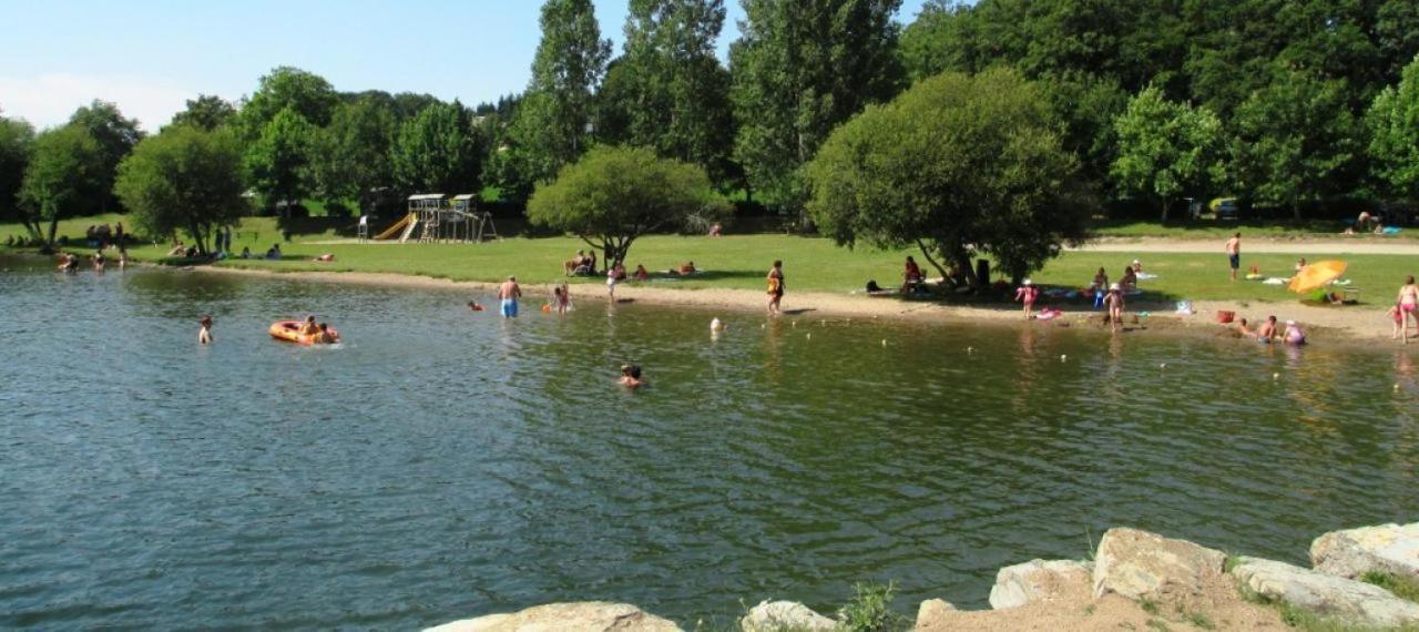 Villa Le Menhir 4 Ch Au Bord Du Lac Et Terrasse Villefranche-de-Panat Bagian luar foto