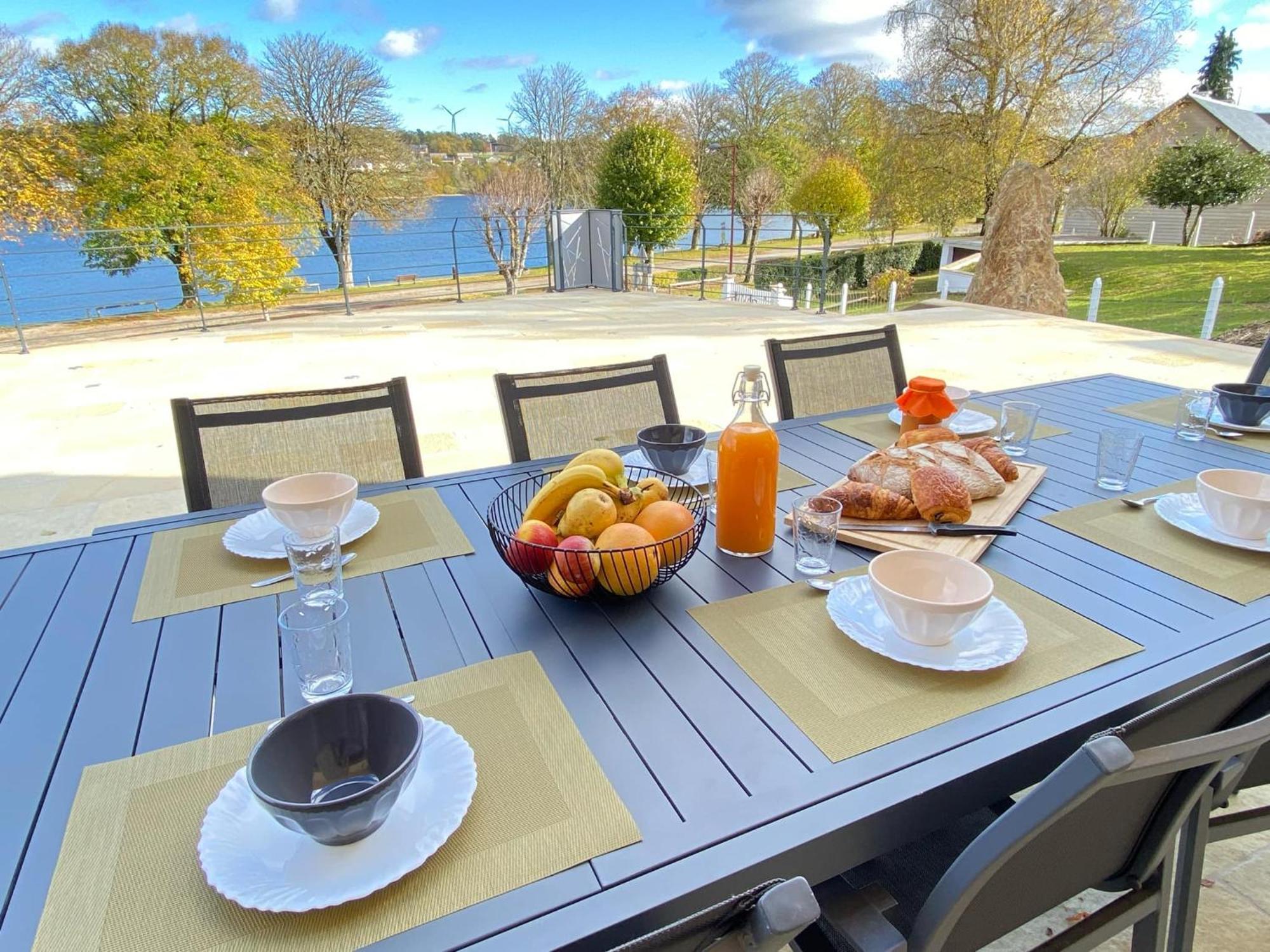 Villa Le Menhir 4 Ch Au Bord Du Lac Et Terrasse Villefranche-de-Panat Bagian luar foto