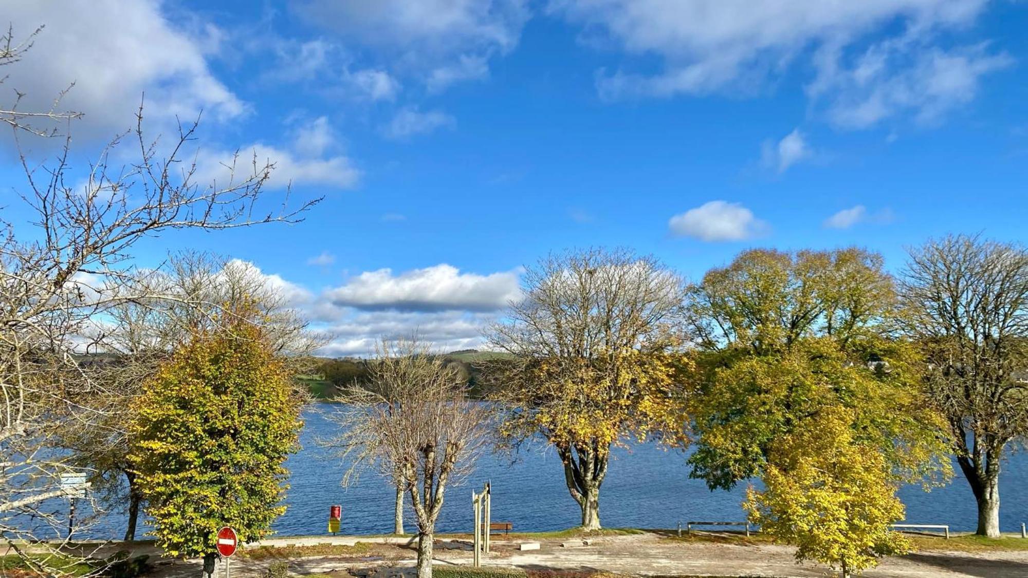 Villa Le Menhir 4 Ch Au Bord Du Lac Et Terrasse Villefranche-de-Panat Bagian luar foto