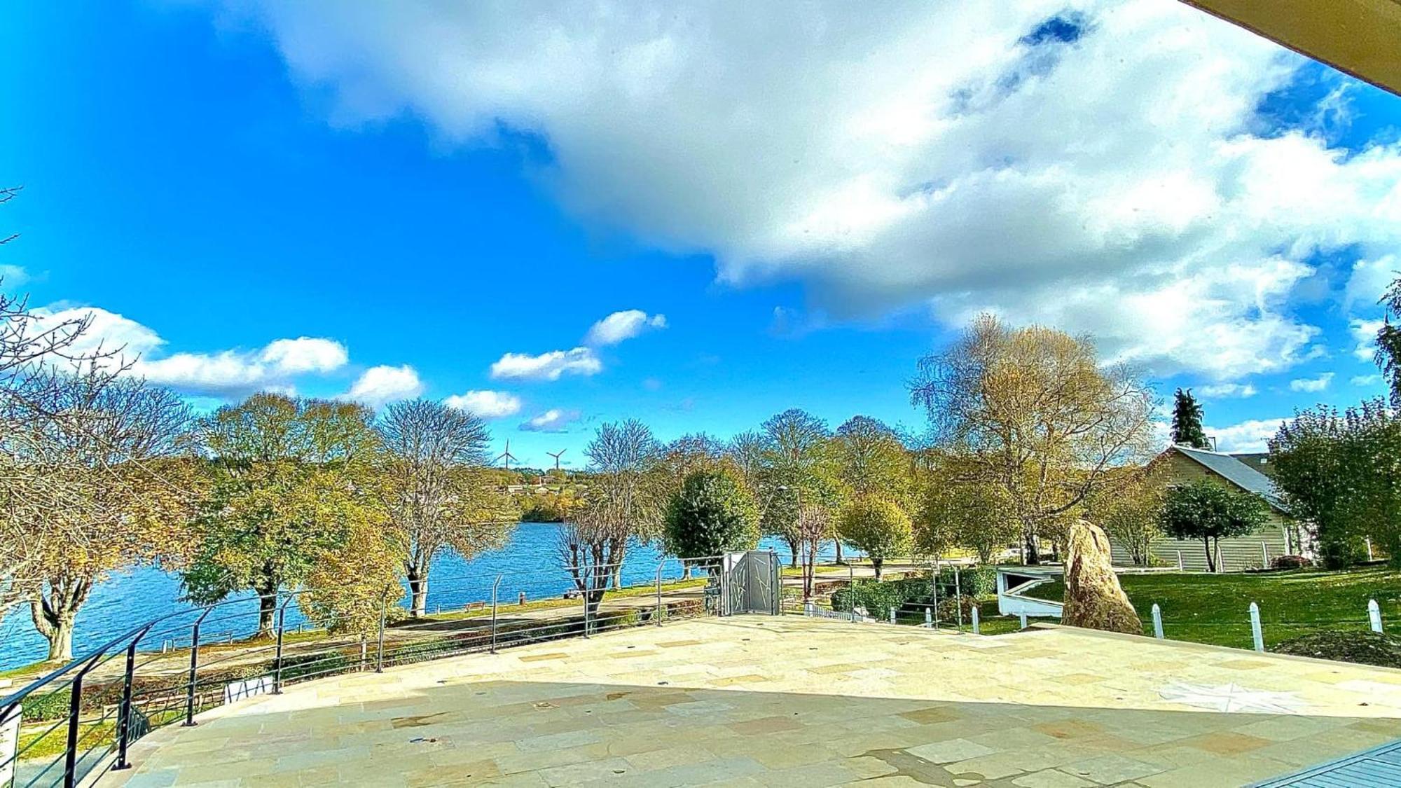 Villa Le Menhir 4 Ch Au Bord Du Lac Et Terrasse Villefranche-de-Panat Bagian luar foto