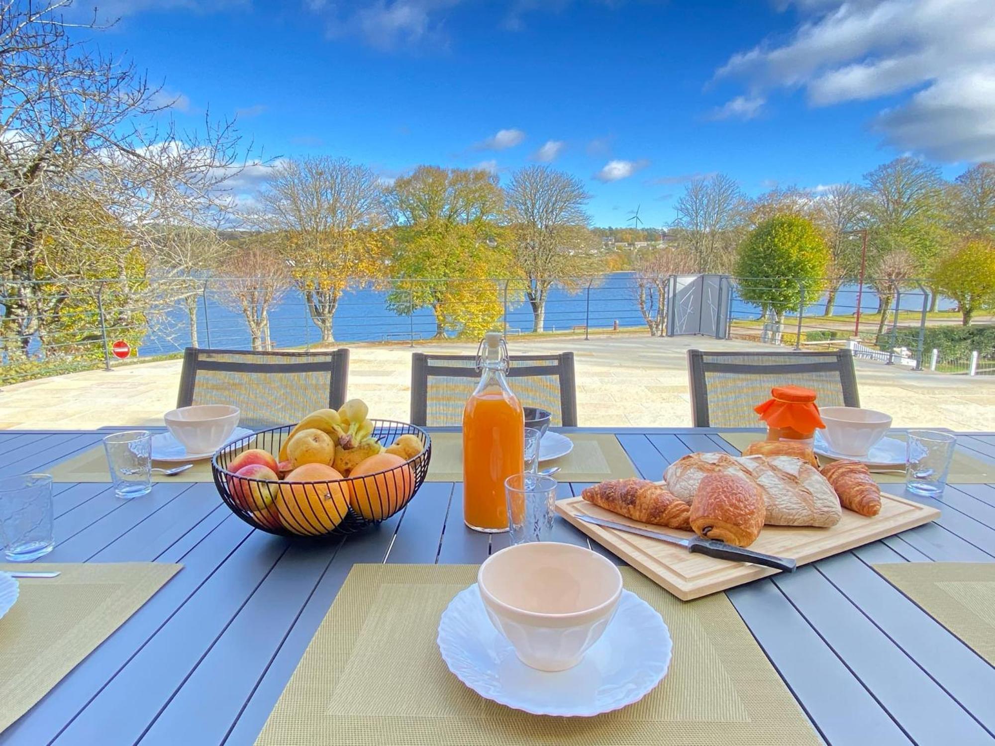 Villa Le Menhir 4 Ch Au Bord Du Lac Et Terrasse Villefranche-de-Panat Bagian luar foto